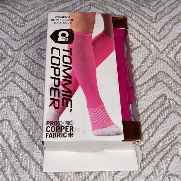 Tommie Copper Women’s Pink and Gray Compression Calf Socks Size M 9-12 - Picture 4 of 5